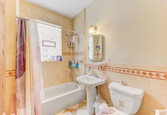 2232 S 59th Avenue, Cicero, IL 60804