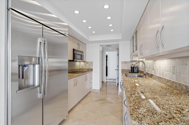 3300 S OCEAN Boulevard 303N, Palm Beach, FL 33480