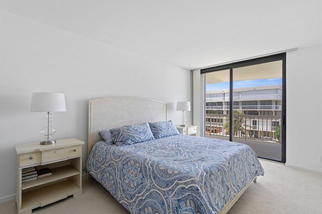 3300 S OCEAN Boulevard 303N, Palm Beach, FL 33480