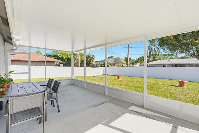 521 NW Colonial Street, Port St. Lucie, Port St Lucie, FL 34983