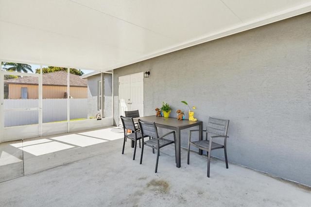 521 NW Colonial Street, Port St. Lucie, Port St Lucie, FL 34983