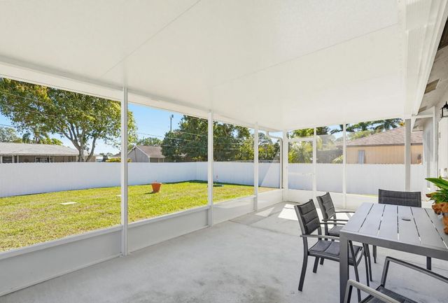 521 NW Colonial Street, Port St. Lucie, Port St Lucie, FL 34983