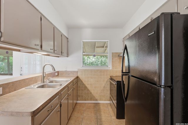 702 CRESTFIELD ST, San Antonio, TX 78227