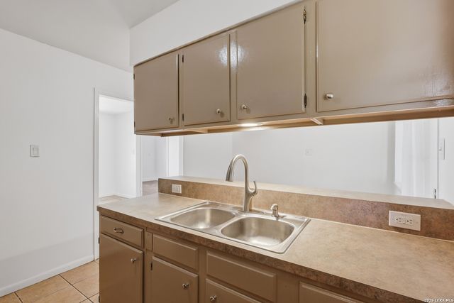 702 CRESTFIELD ST, San Antonio, TX 78227