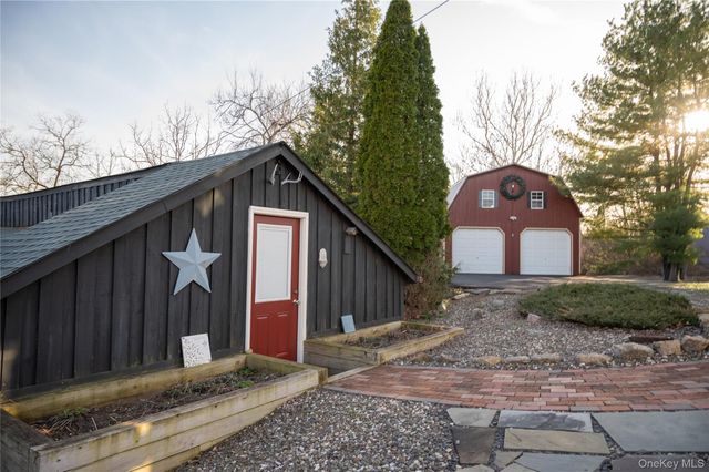 362 Onion Avenue, New Hampton, NY 10958