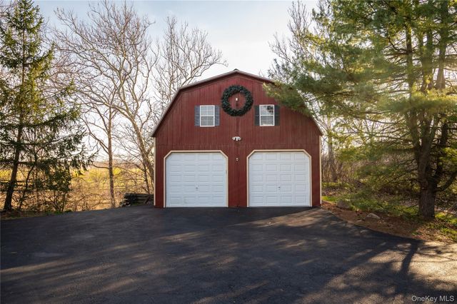 362 Onion Avenue, New Hampton, NY 10958