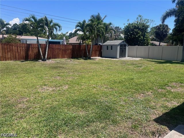 5215 Rutland CT, Cape Coral, FL 33904