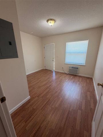 110 FOREST AVENUE 11, Davenport, FL 33837