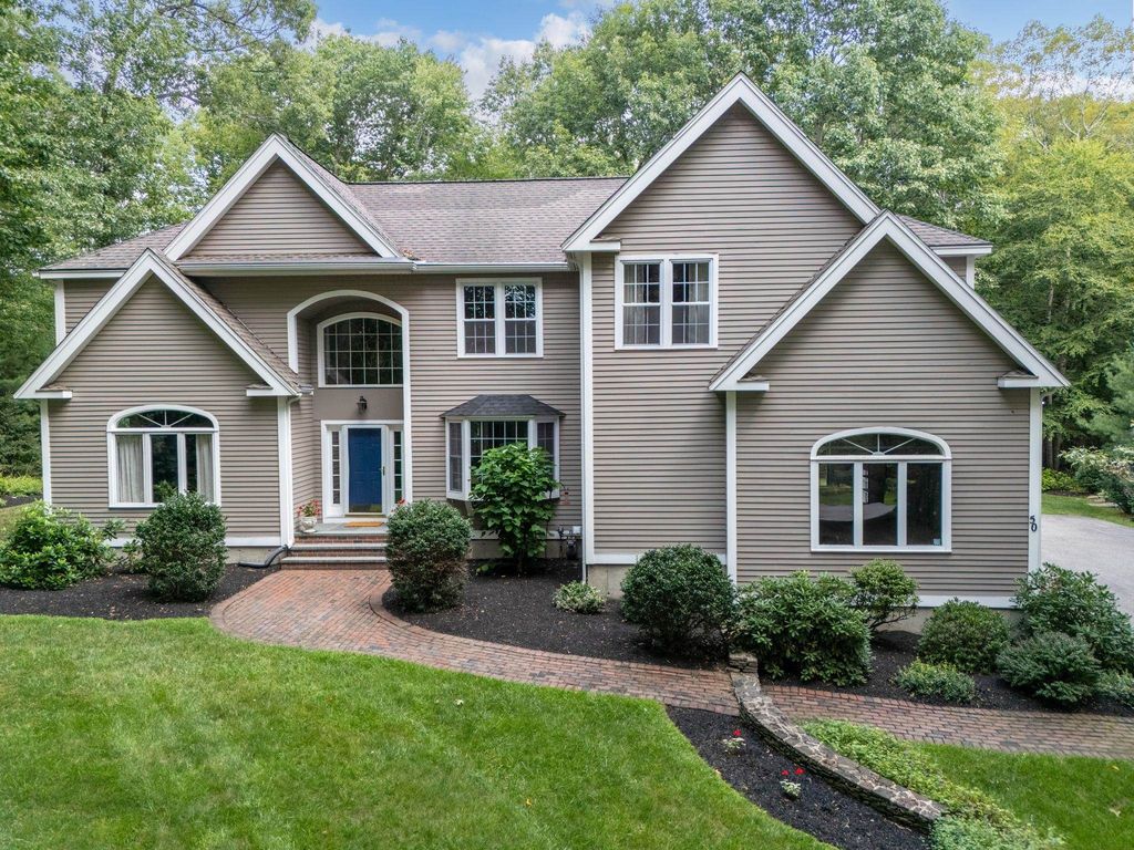 Image 2 of property listing at 50 Gale Road, Hampton, NH 03842