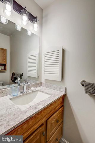 41 ASHLEA VLG, New Holland, PA 17557