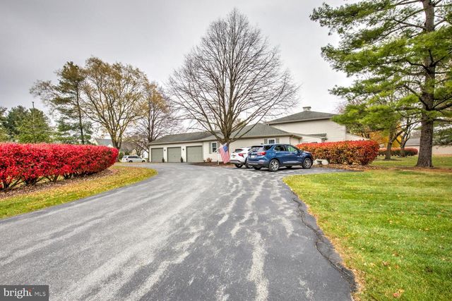 41 ASHLEA VLG, New Holland, PA 17557