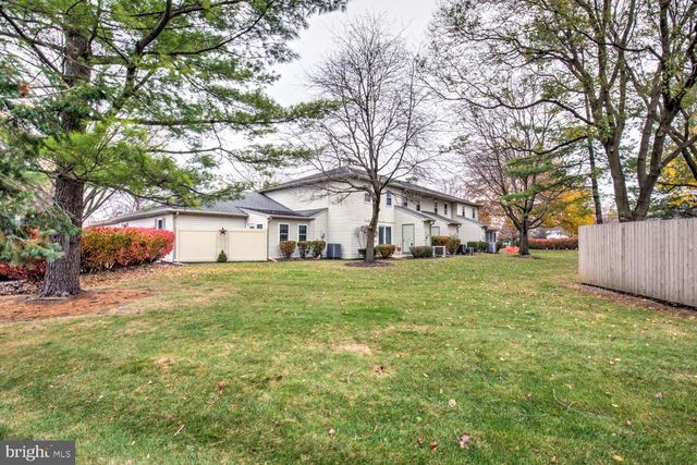 41 ASHLEA VLG, New Holland, PA 17557