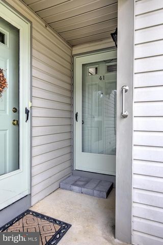 41 ASHLEA VLG, New Holland, PA 17557