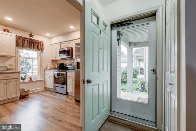 41 ASHLEA VLG, New Holland, PA 17557