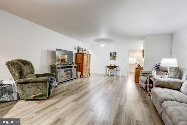 41 ASHLEA VLG, New Holland, PA 17557