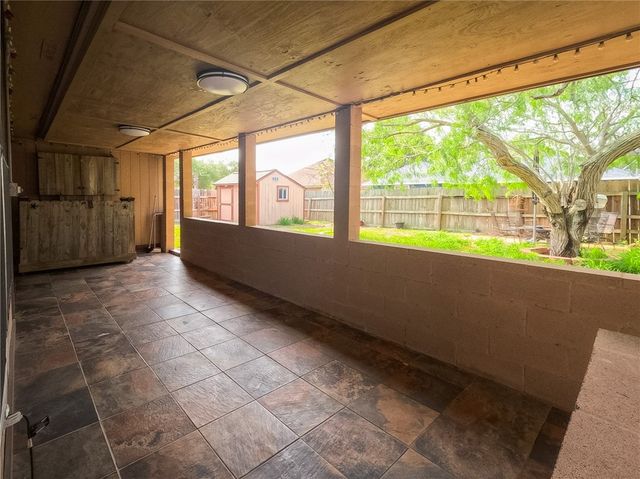 2237 Sunset Cliffs Dr, Ingleside, TX 78362