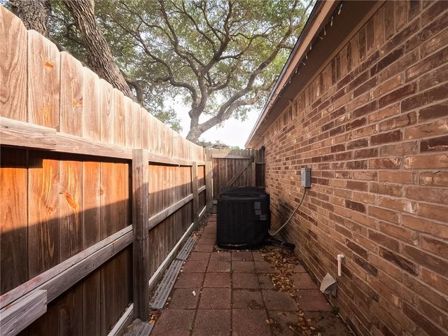 2237 Sunset Cliffs Dr, Ingleside, TX 78362