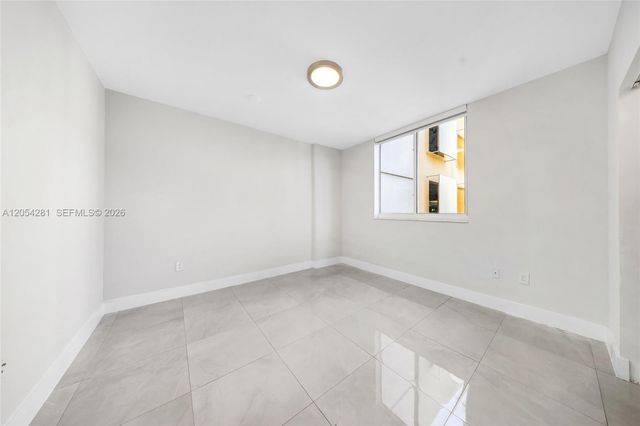 2775 NE 187th St 318, Aventura, FL 33180