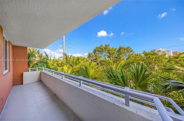2775 NE 187th St 318, Aventura, FL 33180