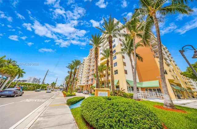 2775 NE 187th St 318, Aventura, FL 33180