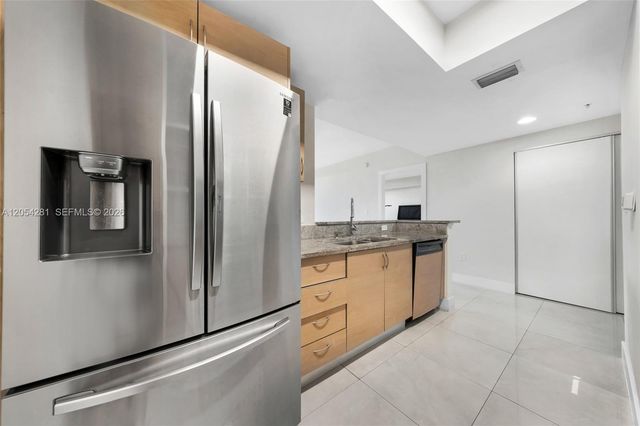 2775 NE 187th St 318, Aventura, FL 33180