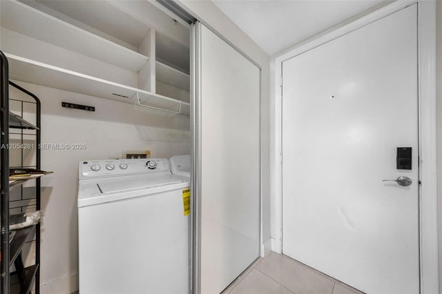 2775 NE 187th St 318, Aventura, FL 33180