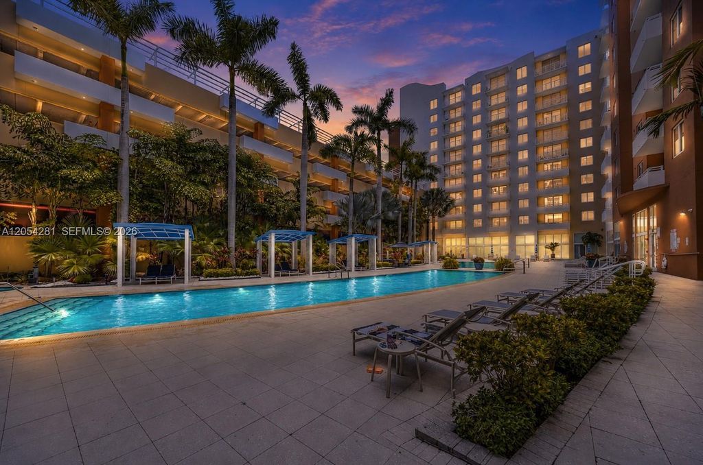 2775 NE 187th St 318, Aventura, FL 33180