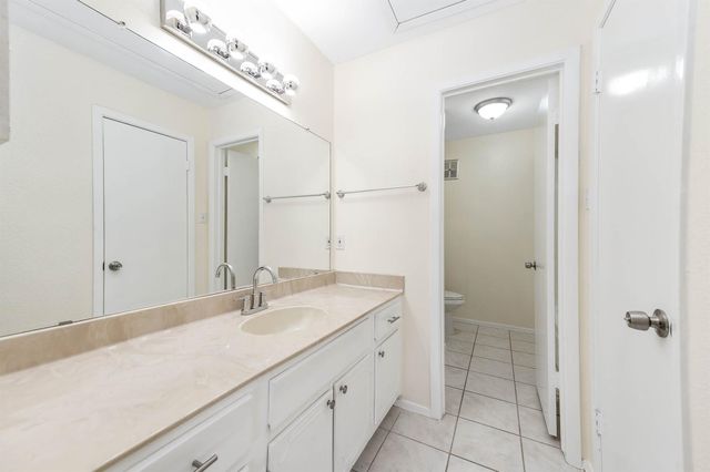 14515 Wunderlich Drive 812, Houston, TX 77069