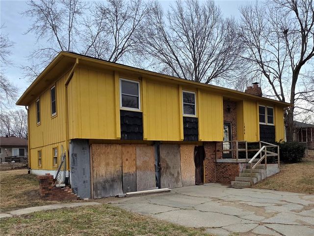 1804 S Benton Avenue, Marshall, MO 65340