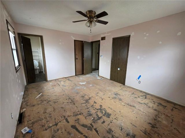 1804 S Benton Avenue, Marshall, MO 65340