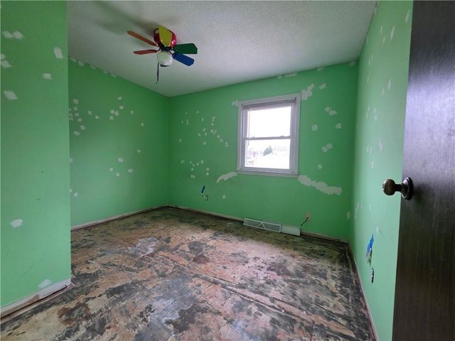 1804 S Benton Avenue, Marshall, MO 65340