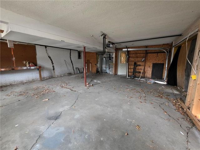 1804 S Benton Avenue, Marshall, MO 65340