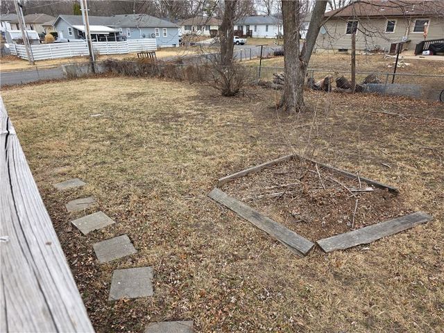 1804 S Benton Avenue, Marshall, MO 65340