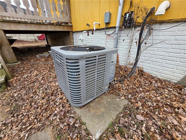 1804 S Benton Avenue, Marshall, MO 65340