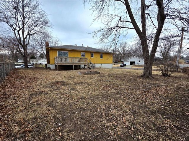 1804 S Benton Avenue, Marshall, MO 65340