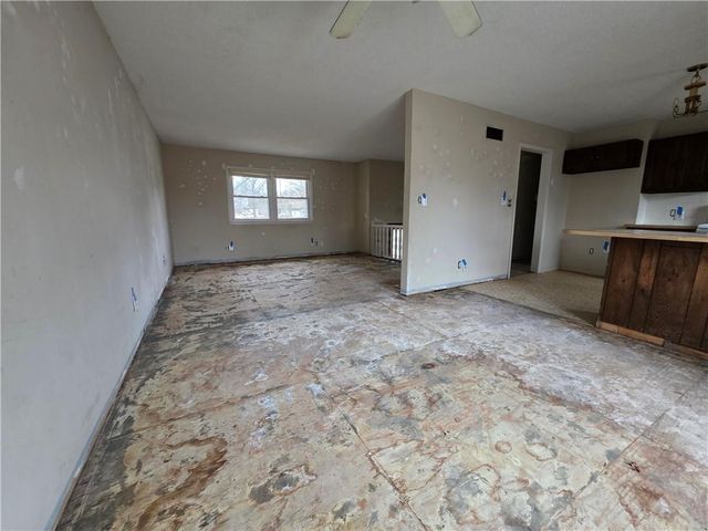 1804 S Benton Avenue, Marshall, MO 65340