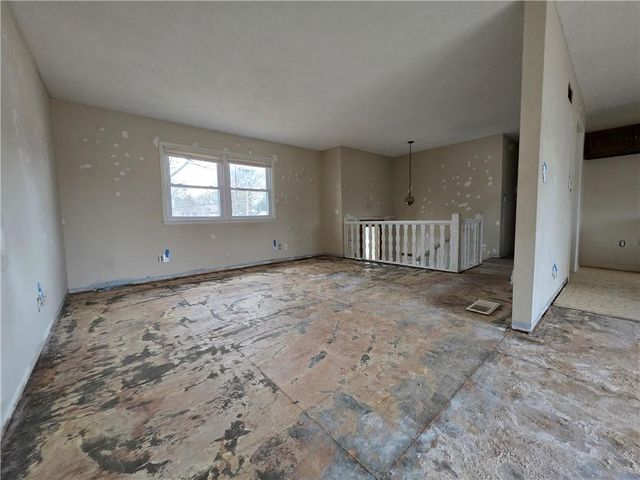 1804 S Benton Avenue, Marshall, MO 65340