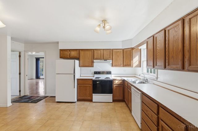 7628 Lesourdsville West Chester Road, West Chester, OH 45069