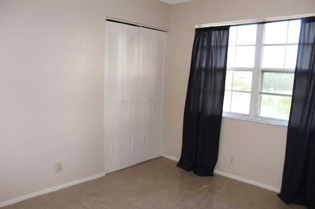 1512 SE Royal Green Circle H-202, Port St Lucie, FL 34952