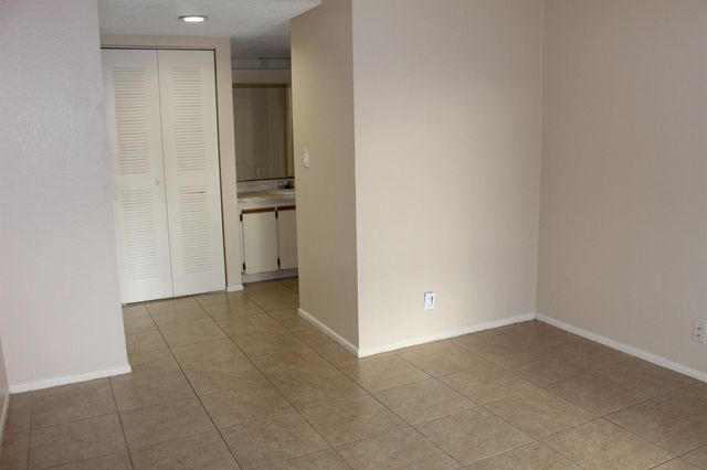 1512 SE Royal Green Circle H-202, Port St Lucie, FL 34952