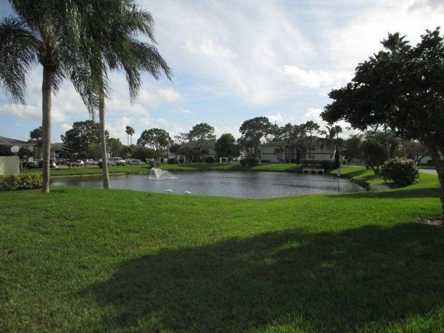 1512 SE Royal Green Circle H-202, Port St Lucie, FL 34952