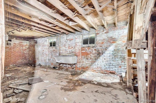 2940 Canton Street, Detroit, MI 48207
