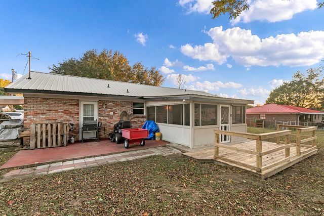 162 Alberta Dr, Ozark, AL 36360