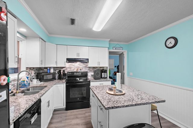 162 Alberta Dr, Ozark, AL 36360