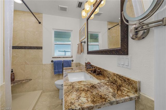 4933 Triton CT W, Cape Coral, FL 33904