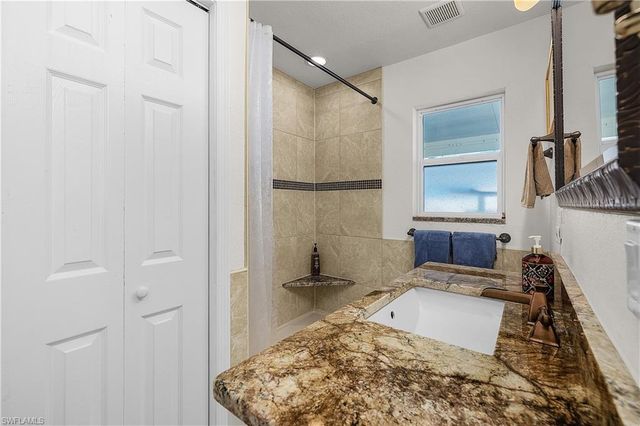 4933 Triton CT W, Cape Coral, FL 33904