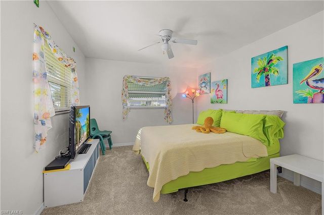 4933 Triton CT W, Cape Coral, FL 33904