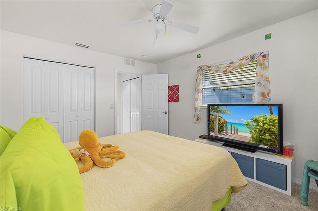 4933 Triton CT W, Cape Coral, FL 33904