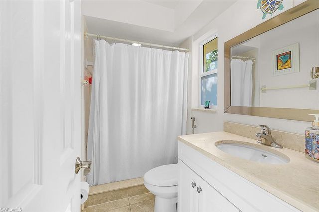 4933 Triton CT W, Cape Coral, FL 33904