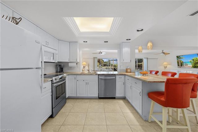 4933 Triton CT W, Cape Coral, FL 33904